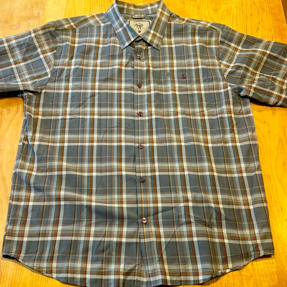 Men’s Prana Short Sleeve plaid woven button down shirt. Size XL